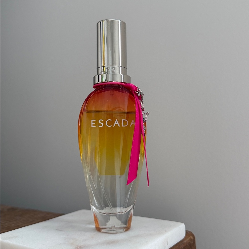 Escada Rockin Rio Perfume - Picture 3 of 7